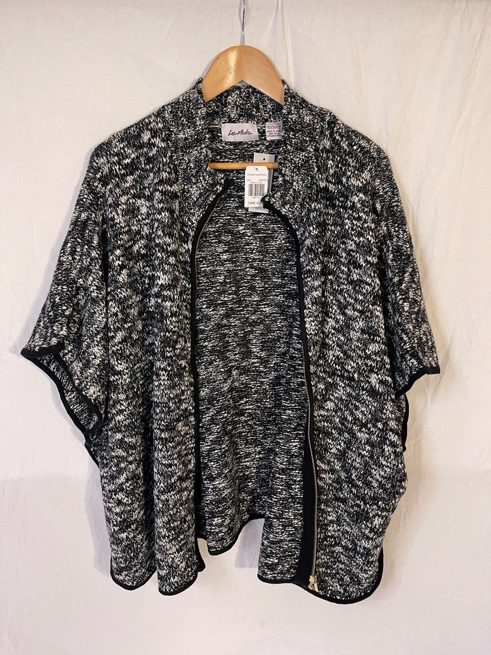 NWT Le Moda cape jacket